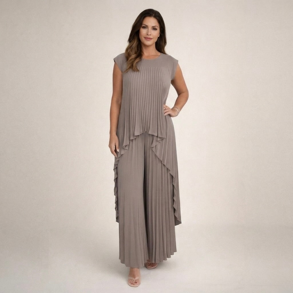 Halina | Elegant Set with Pleats
