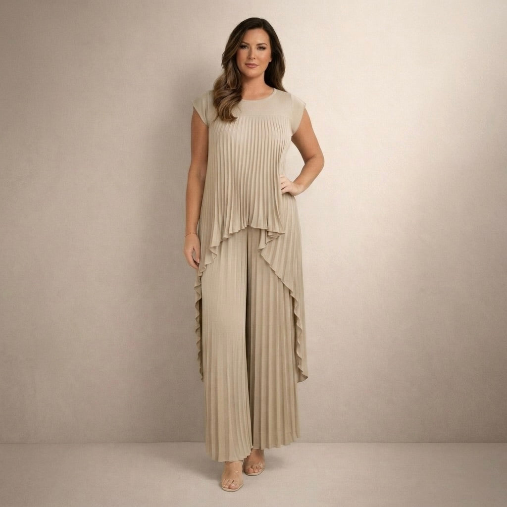 Halina | Elegant Set with Pleats