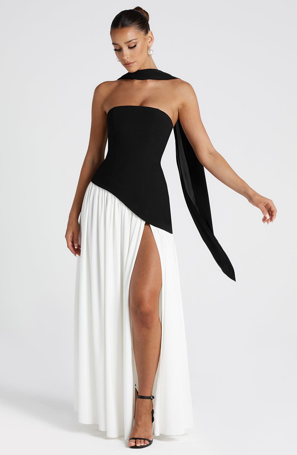 Nicole | ELEGANT MAXI DRESS