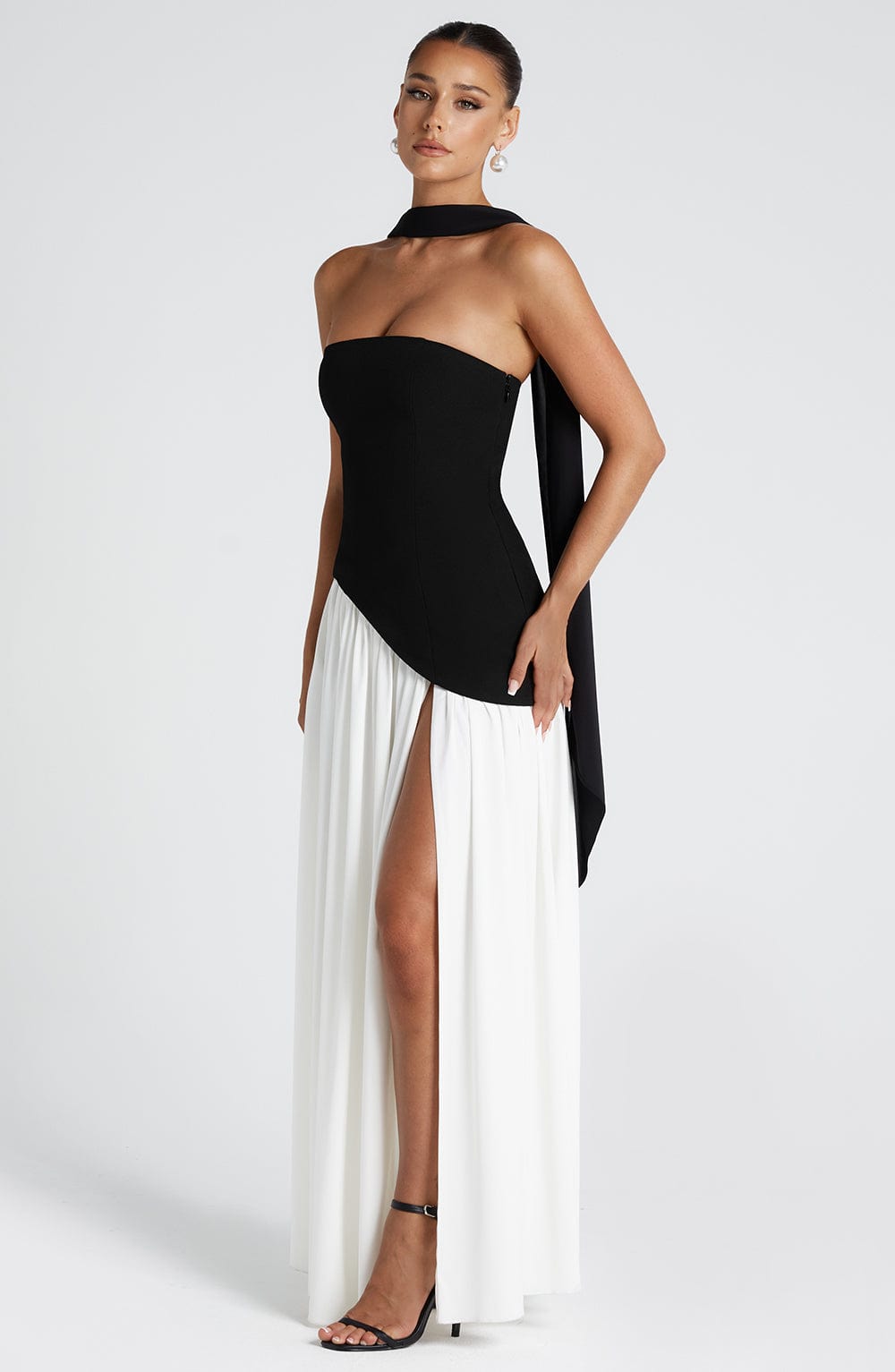 Nicole | ELEGANT MAXI DRESS