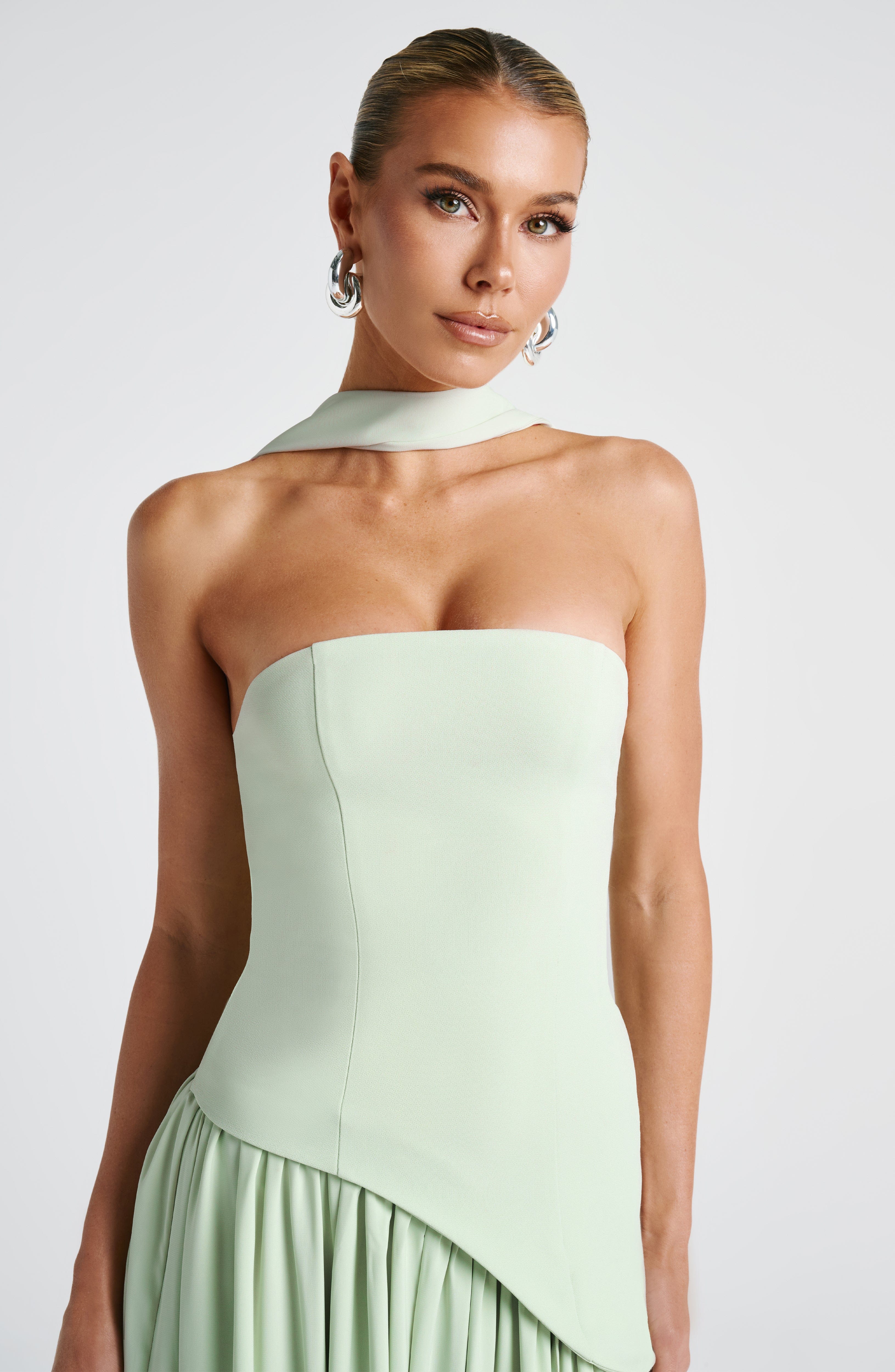 Nicole | ELEGANT MAXI DRESS