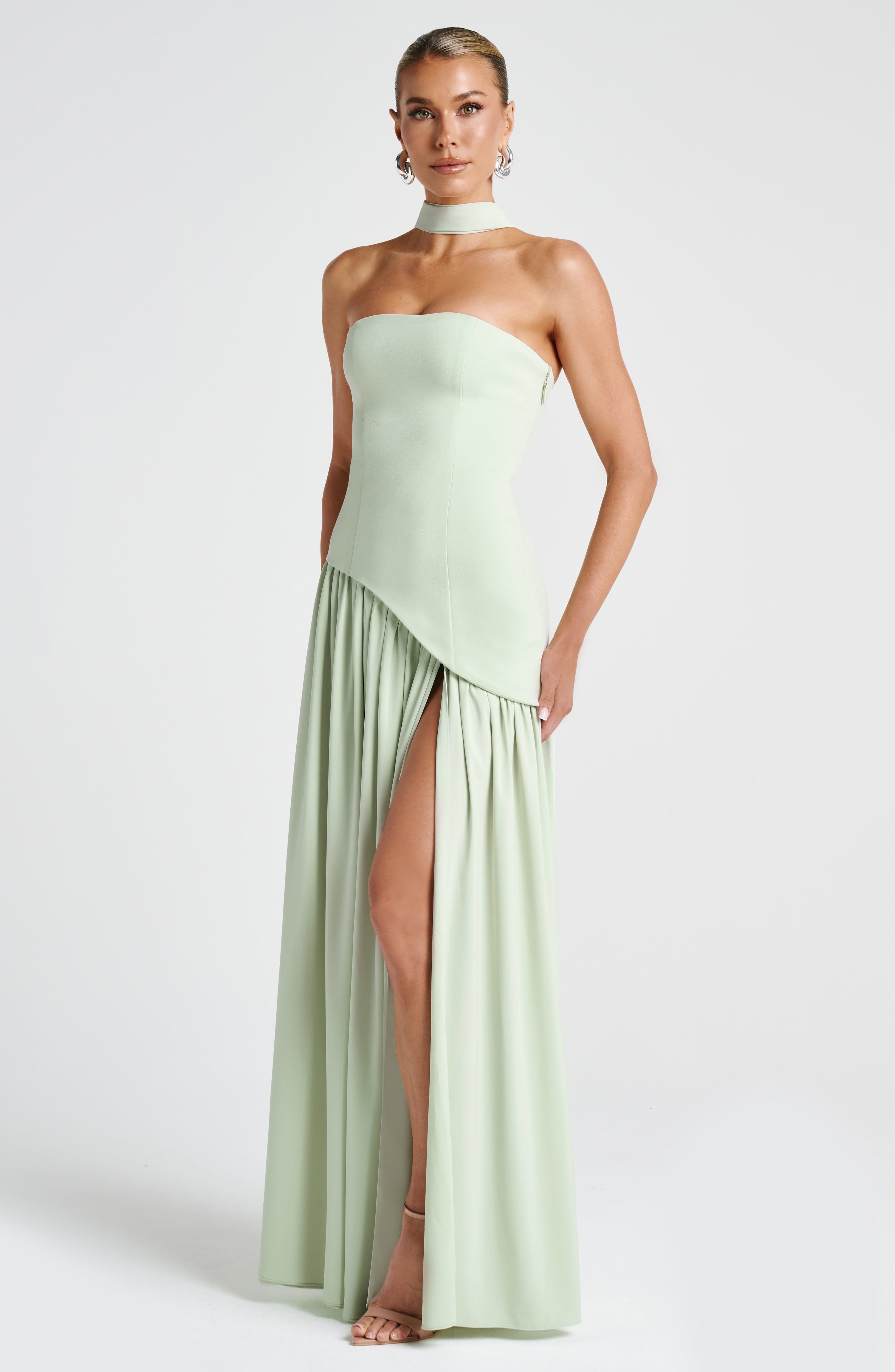Nicole | ELEGANT MAXI DRESS